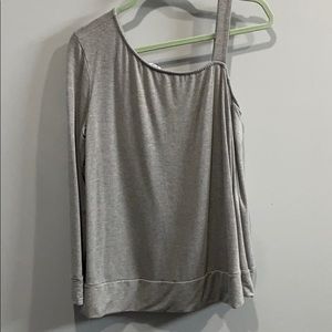 One shoulder long sleeve shirt